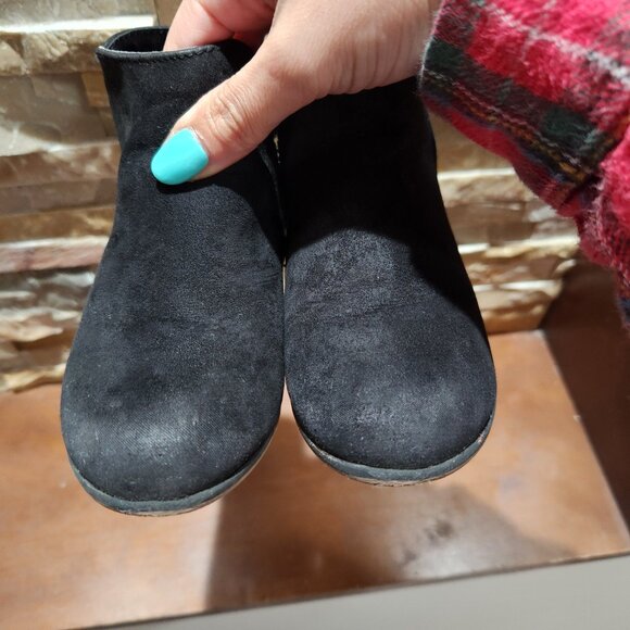 Cat & Jack Penelope Black Ankle Zipper Booties Size 10 - Picture 8 of 8